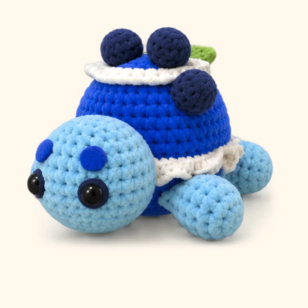Blueberry turtle crochet assembly: attach the side blueberry