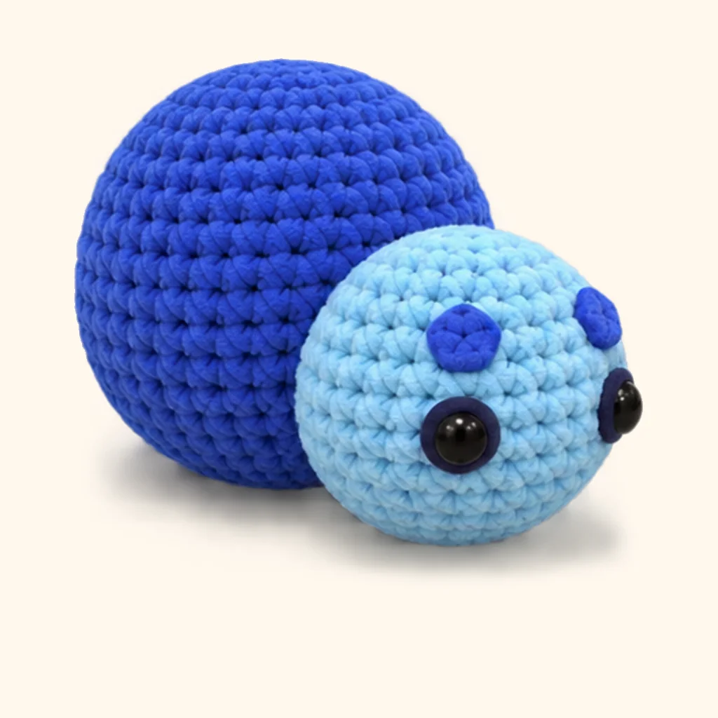 Blueberry turtle crochet assembly: attach the head
