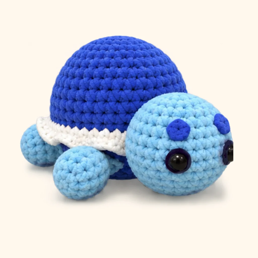 Blueberry turtle crochet assembly: attach the shell ruffle (front half)