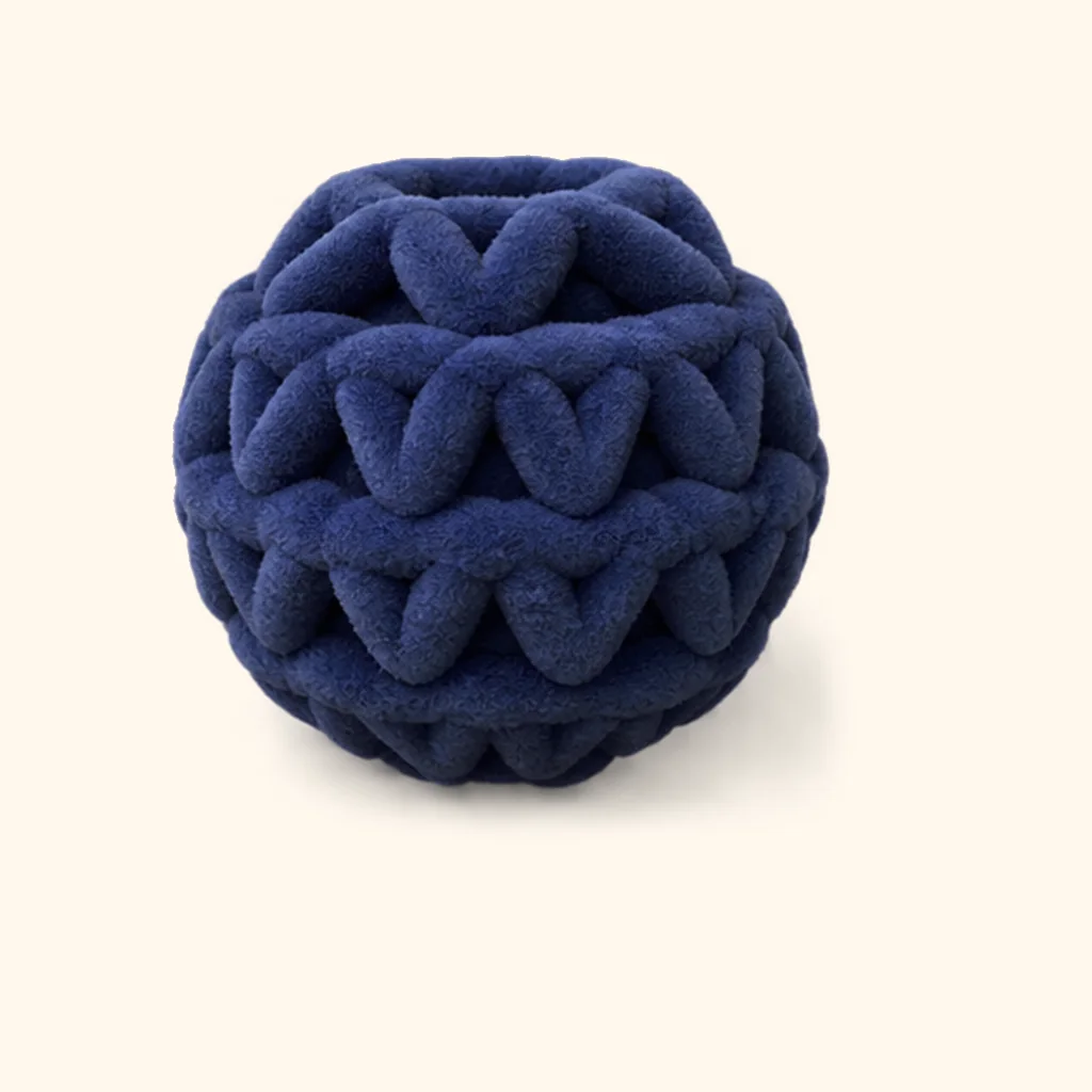 Blueberry turtle amigurumi: the finished back blueberry