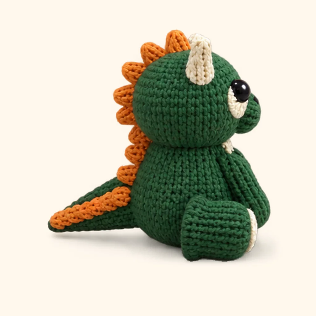 Dragon crochet assembly: attach the back spikes
