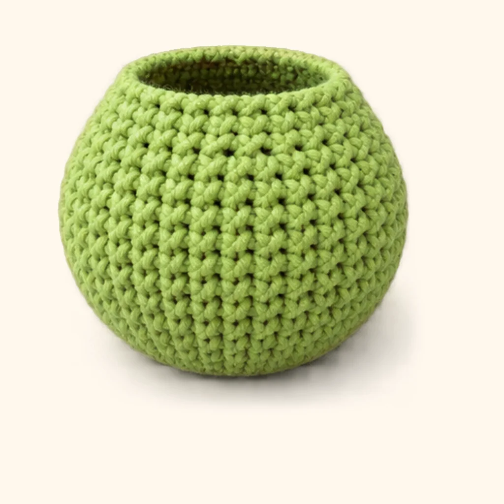 Frog amigurumi: the finished body