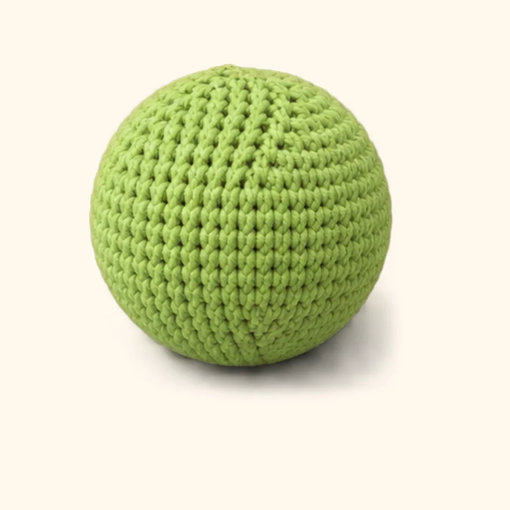 Frog amigurumi: the finished head