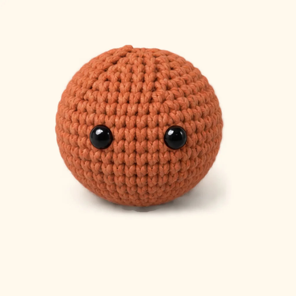 Gingerbread man amigurumi: the finished head