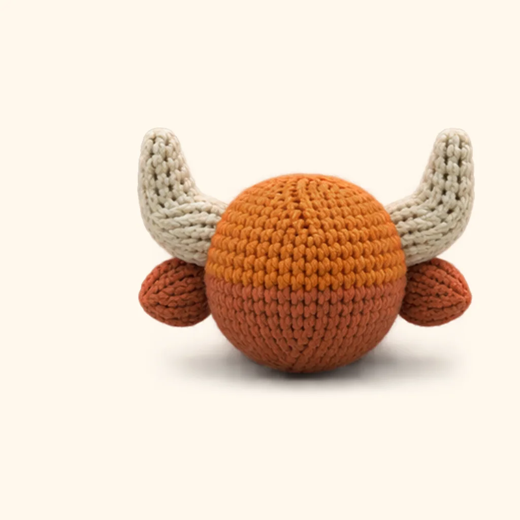 Highland cow crochet assembly: attach the ears