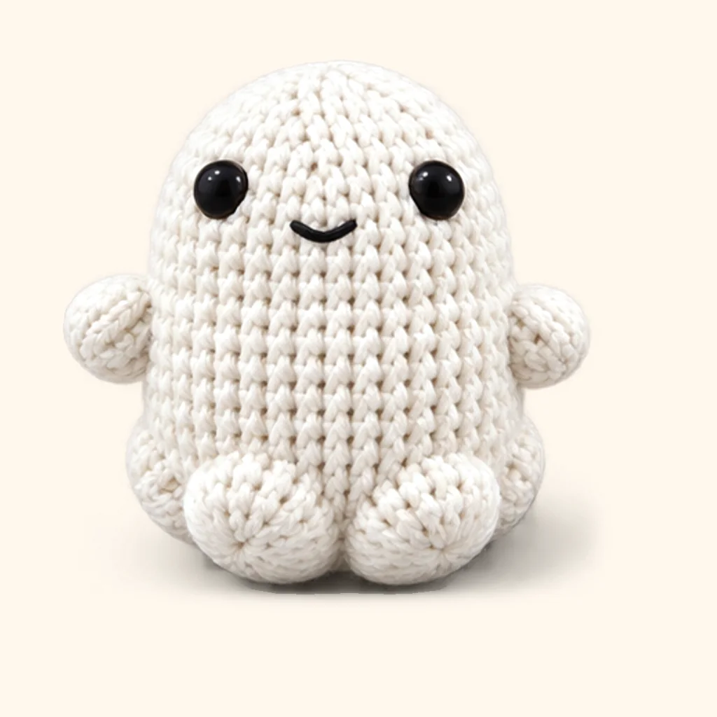 Kawaii ghost crochet assembly: sew the mouth