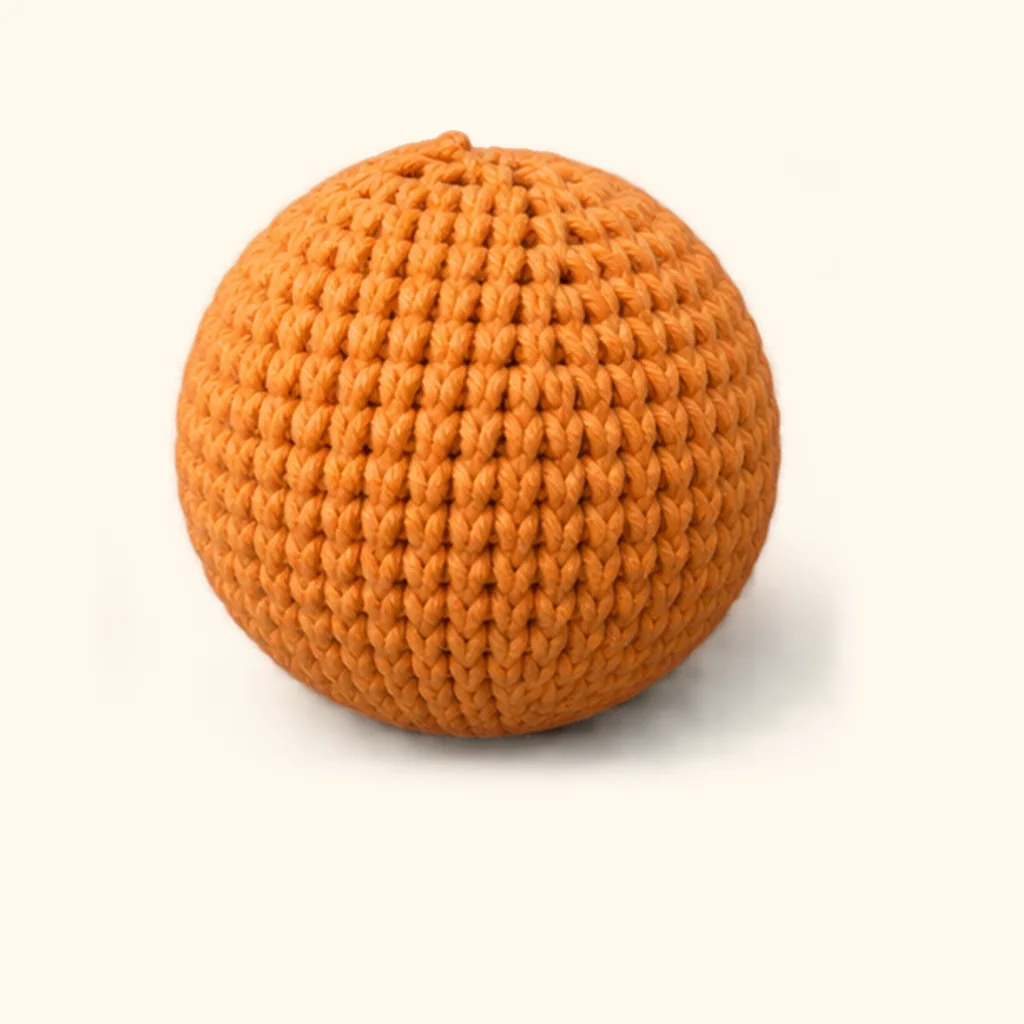 Orange tabby kitten amigurumi: the finished body