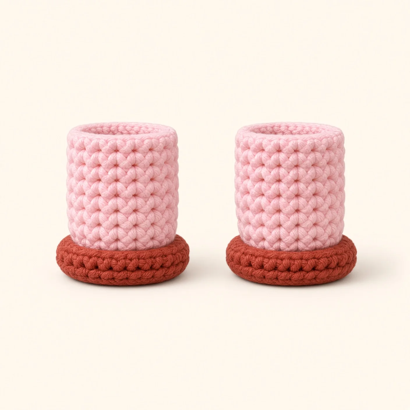 Pig crochet assembly: attach the front hoofs