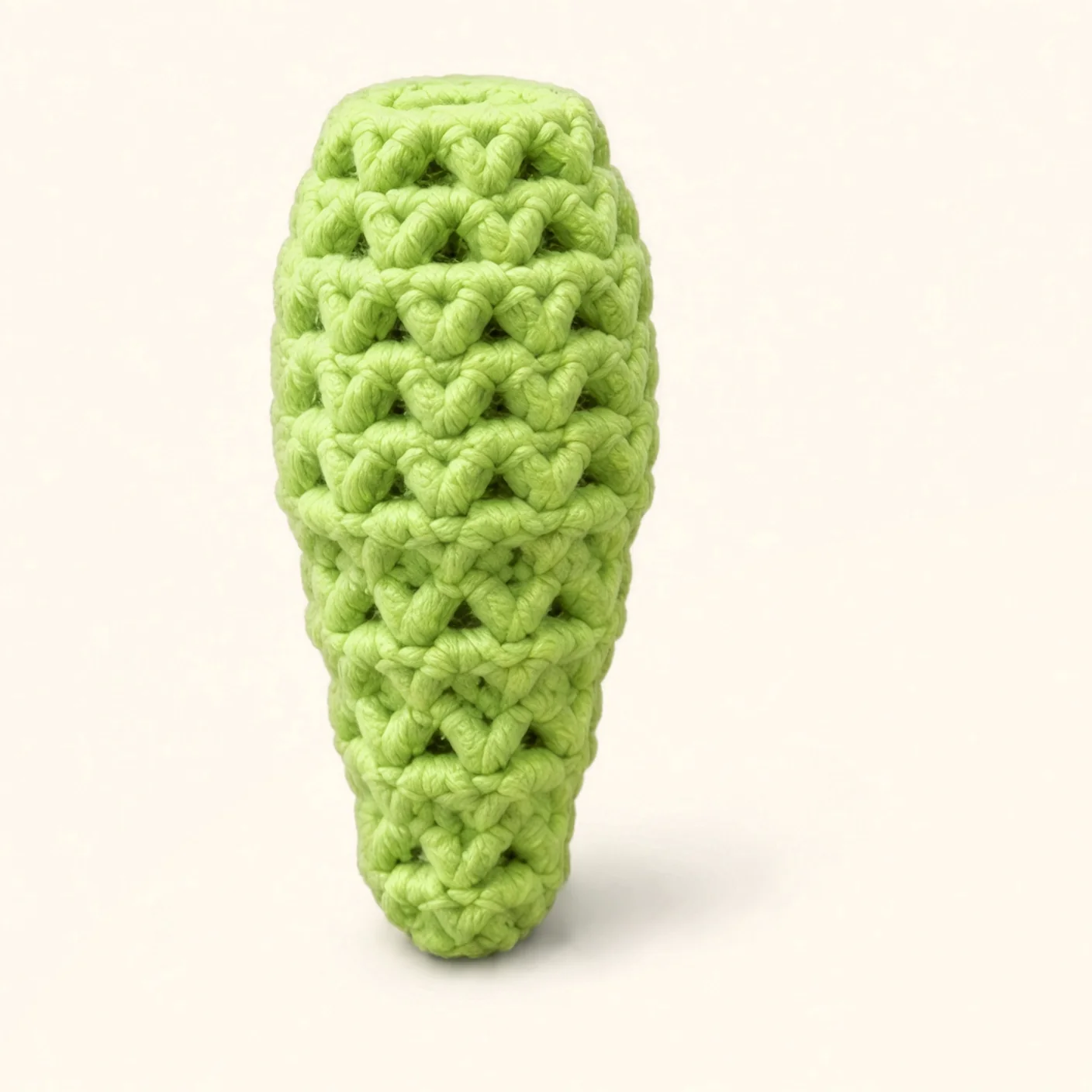 Pineapple amigurumi: the finished center leaf