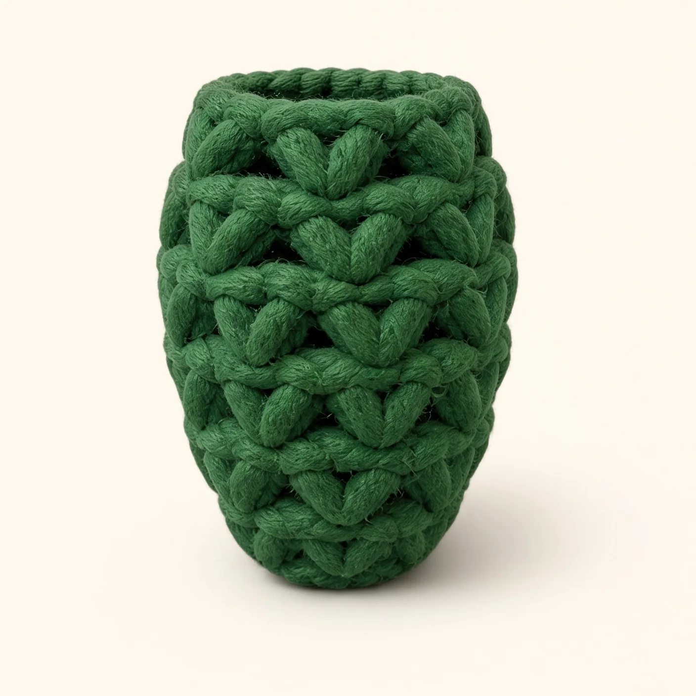 Pineapple amigurumi: the finished low dark leaf