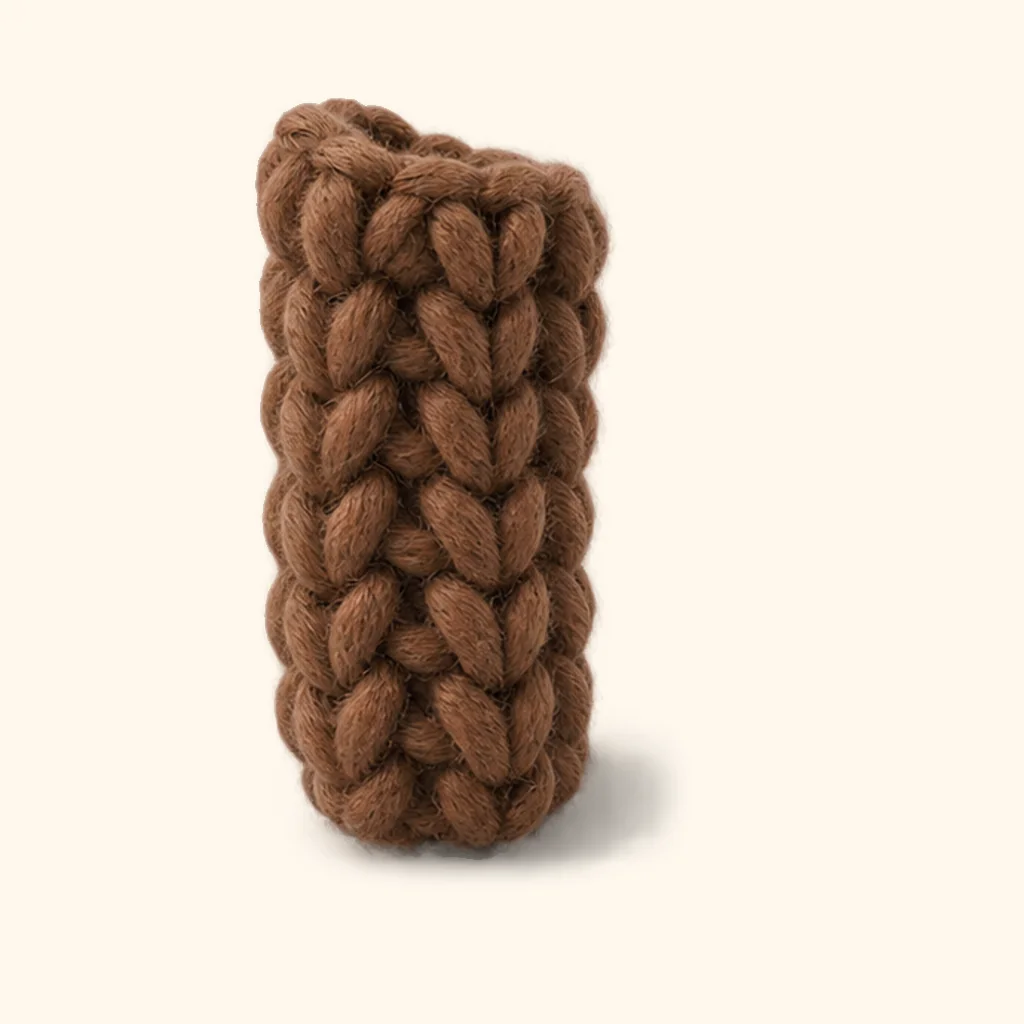 Snowman amigurumi: the finished twig arm